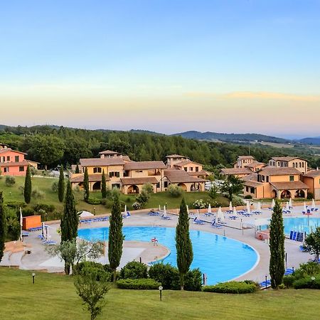 Pian Dei Mucini Resort Le Ville Massa Marittima Exterior foto
