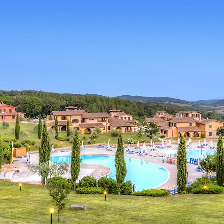 Pian Dei Mucini Resort Le Ville Massa Marittima Exterior foto
